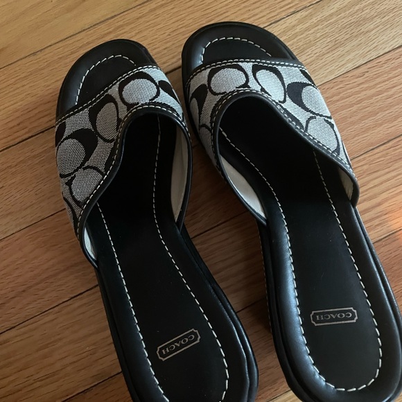 Coach Slides ! - Picture 3 of 8